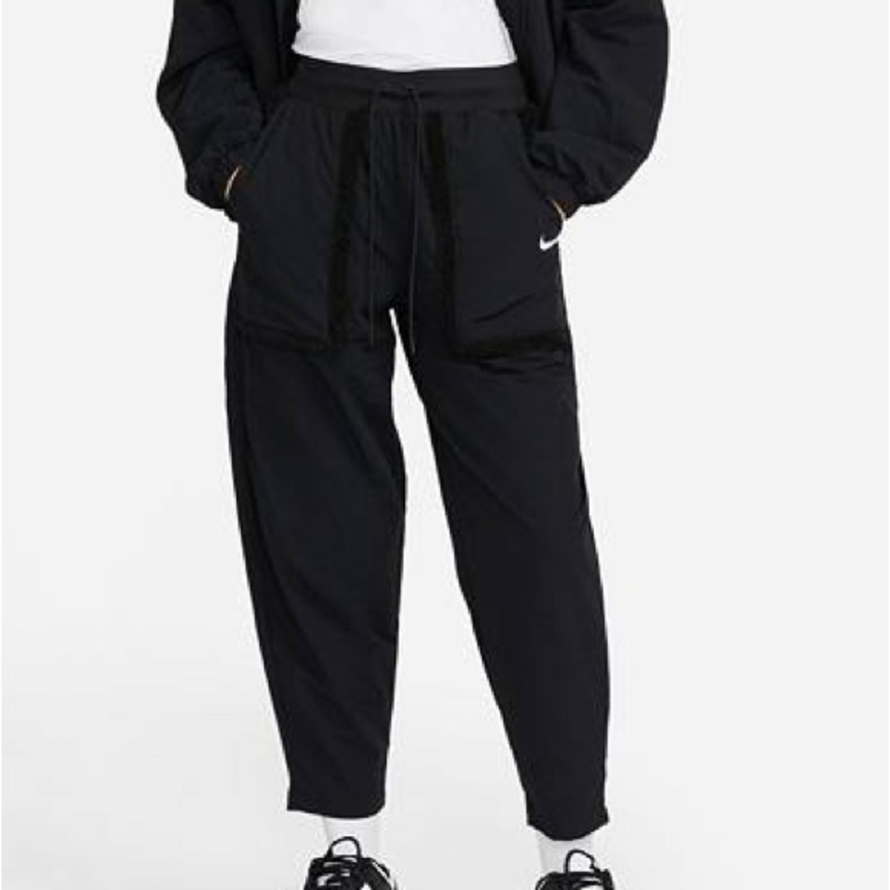 Nike Sportswear Essentials Woven Sweatpants
